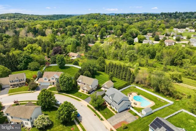 19 REBECCA LN, York, PA 17403