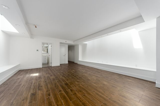 427 E 12th St Apt 1A, New York City, NY 10009
