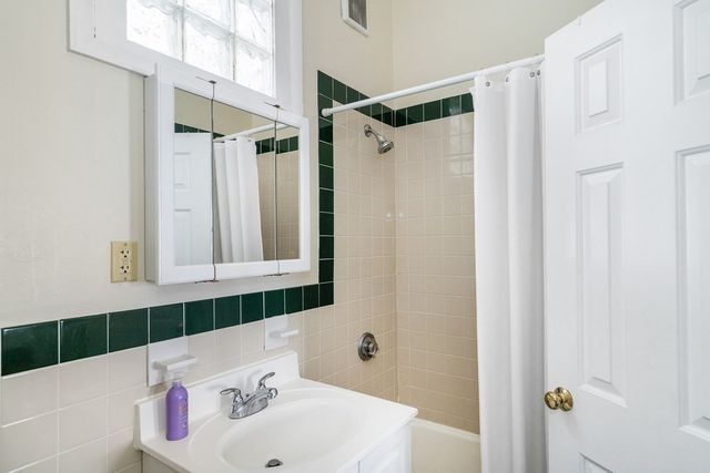 15 Ellery St 11, Cambridge, MA 02138