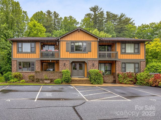 1745 Haywood Manor Road A, Hendersonville, NC 28791