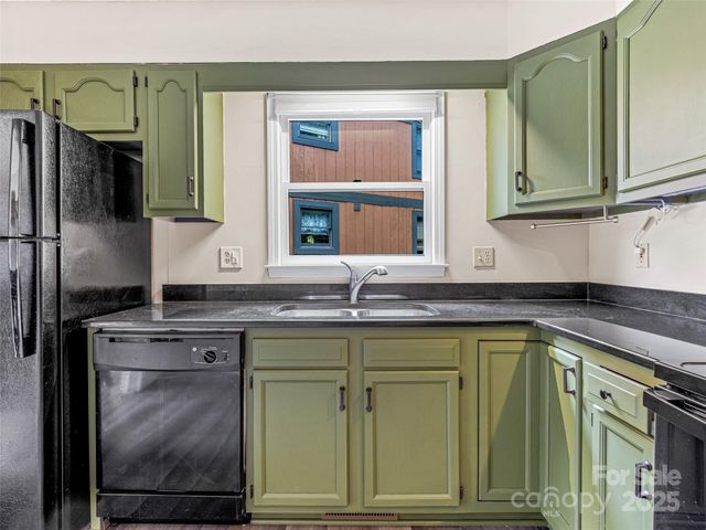 1745 Haywood Manor Road A, Hendersonville, NC 28791