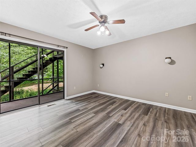 1745 Haywood Manor Road A, Hendersonville, NC 28791