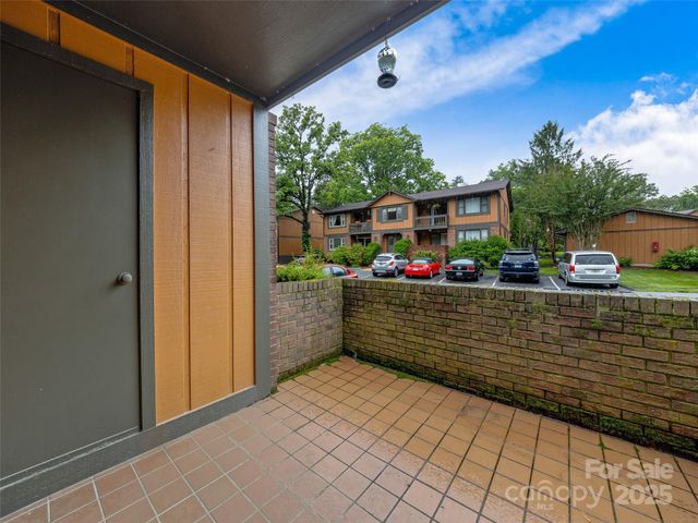 1745 Haywood Manor Road A, Hendersonville, NC 28791
