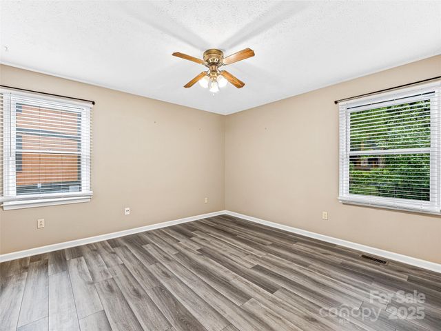 1745 Haywood Manor Road A, Hendersonville, NC 28791