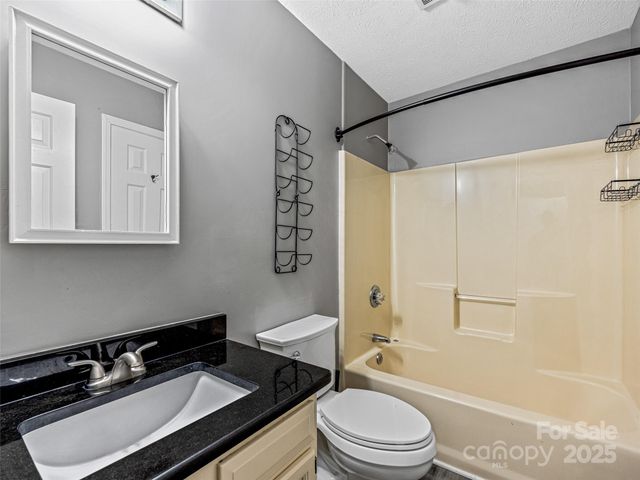 1745 Haywood Manor Road A, Hendersonville, NC 28791
