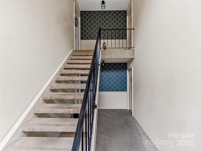 1745 Haywood Manor Road A, Hendersonville, NC 28791