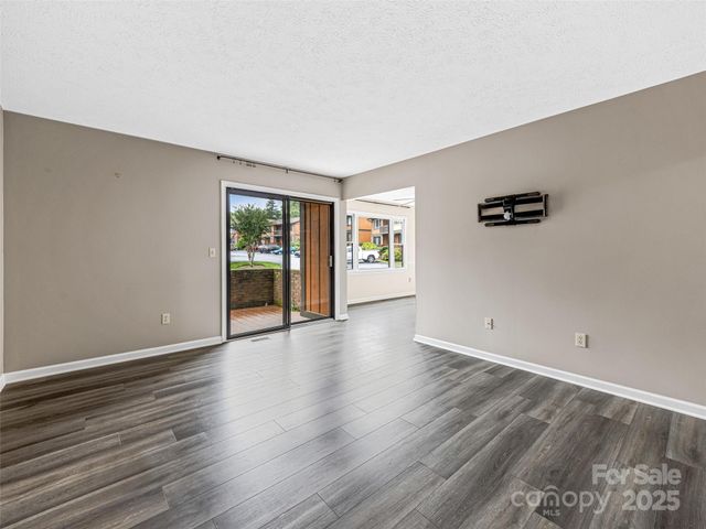 1745 Haywood Manor Road A, Hendersonville, NC 28791