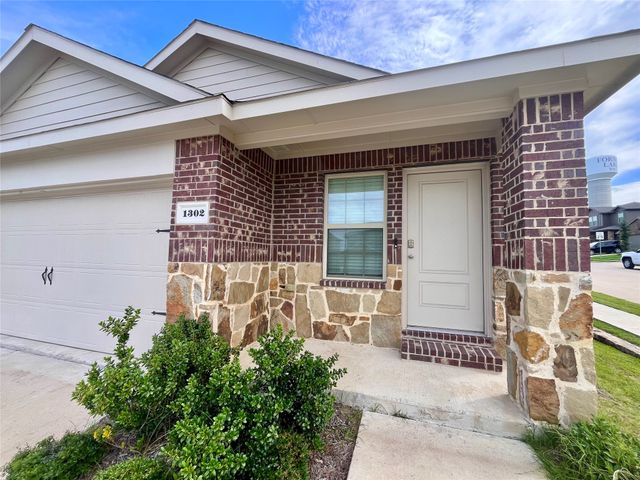 1302 Draper Lane, Forney, TX 75126
