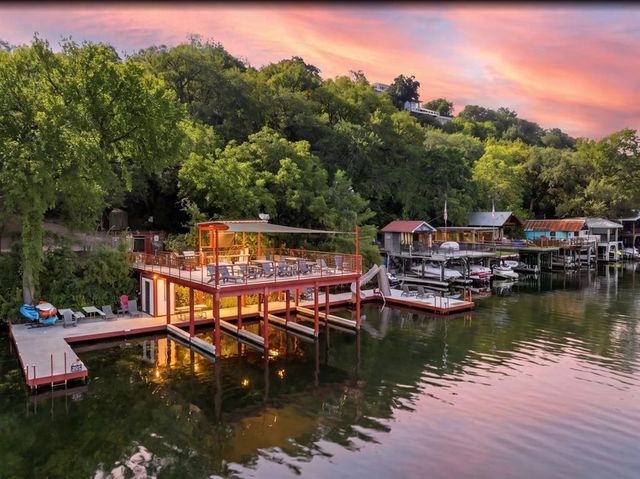6604 Liveoak Drive, Austin, TX 78746
