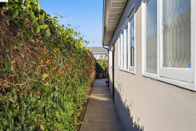 2805 Florida Ave, Richmond, CA 94804