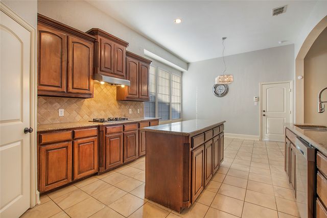 1838 Crowbridge Drive, Frisco, TX 75033
