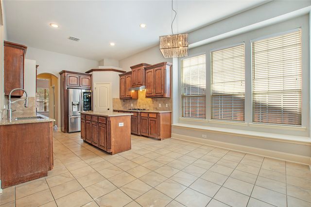 1838 Crowbridge Drive, Frisco, TX 75033