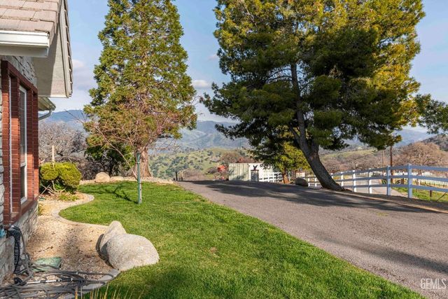 30360 Hart Oaks Drive, Keene, CA 93531