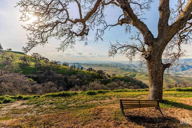 30360 Hart Oaks Drive, Keene, CA 93531