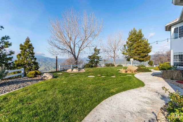 30360 Hart Oaks Drive, Keene, CA 93531