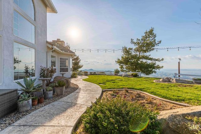 30360 Hart Oaks Drive, Keene, CA 93531