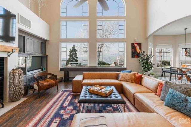 30360 Hart Oaks Drive, Keene, CA 93531