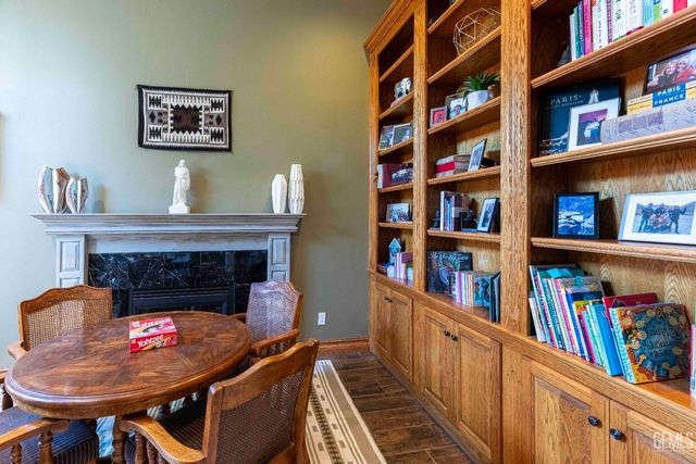 30360 Hart Oaks Drive, Keene, CA 93531