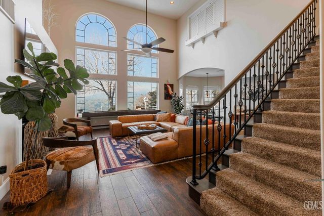 30360 Hart Oaks Drive, Keene, CA 93531