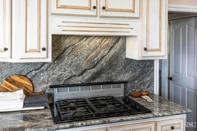 30360 Hart Oaks Drive, Keene, CA 93531