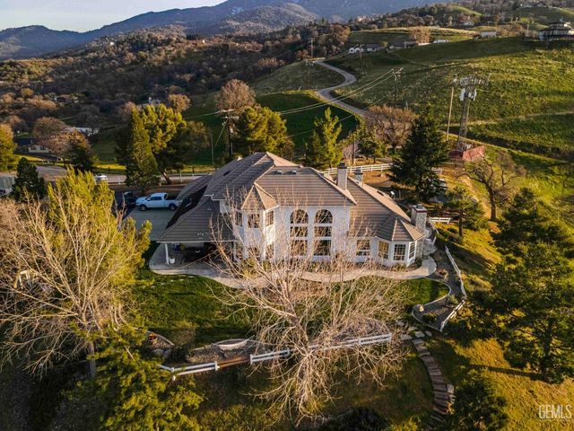 30360 Hart Oaks Drive, Keene, CA 93531