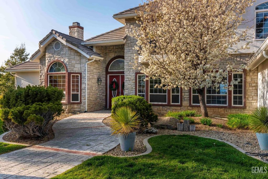 30360 Hart Oaks Drive, Keene, CA 93531