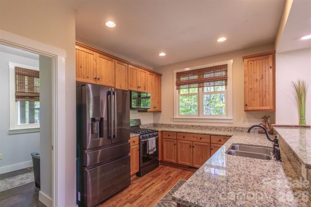 83 Allspice Court, Tuckasegee, NC 28783