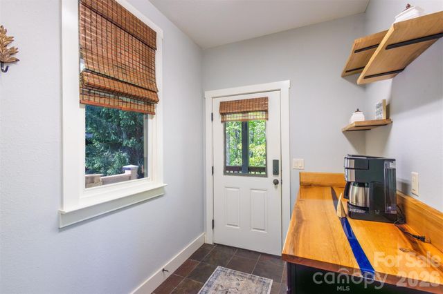 83 Allspice Court, Tuckasegee, NC 28783