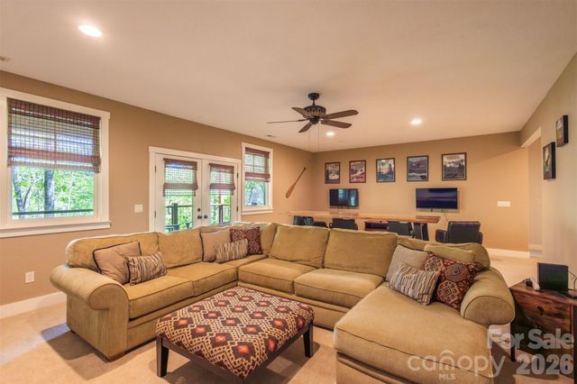 83 Allspice Court, Tuckasegee, NC 28783