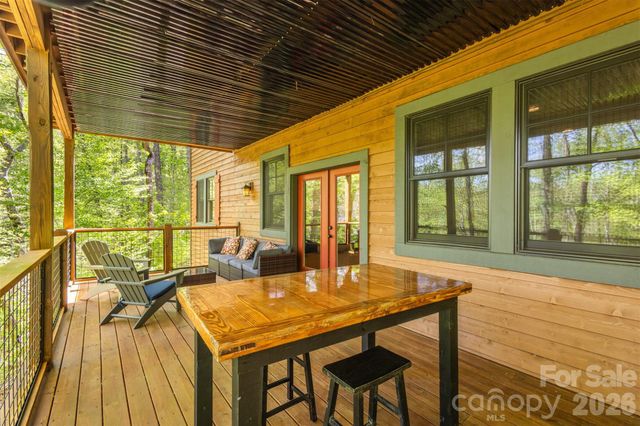83 Allspice Court, Tuckasegee, NC 28783