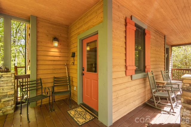 83 Allspice Court, Tuckasegee, NC 28783