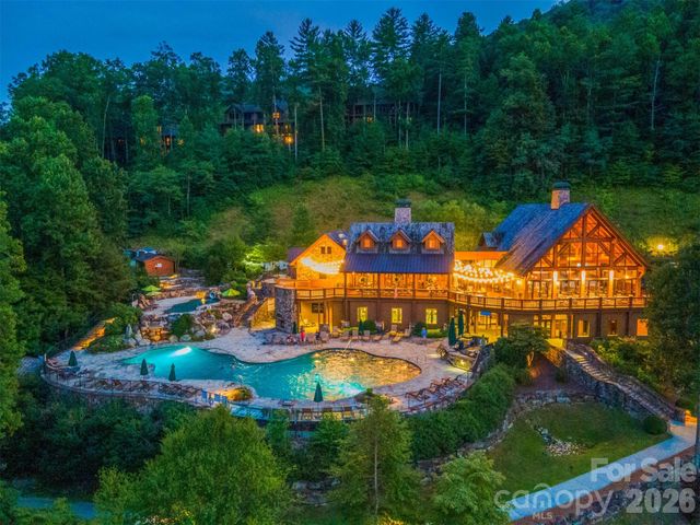 83 Allspice Court, Tuckasegee, NC 28783
