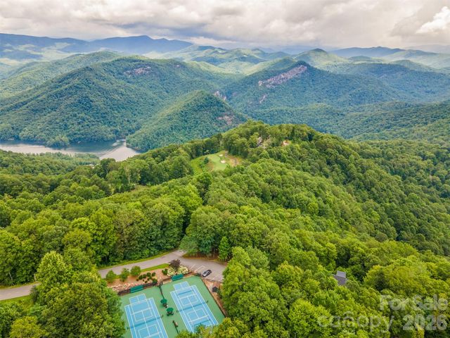 83 Allspice Court, Tuckasegee, NC 28783