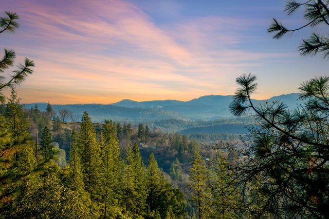 20990 Tiger Tail Rd, Grass Valley, CA 95949