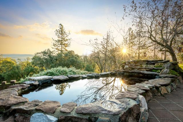 20990 Tiger Tail Rd, Grass Valley, CA 95949