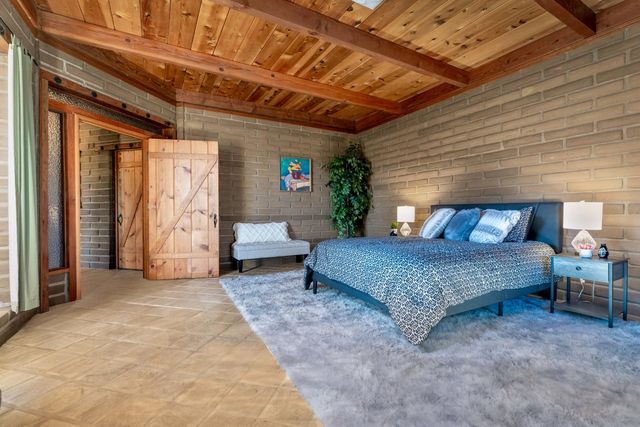 20990 Tiger Tail Rd, Grass Valley, CA 95949