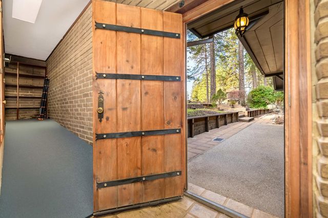 20990 Tiger Tail Rd, Grass Valley, CA 95949