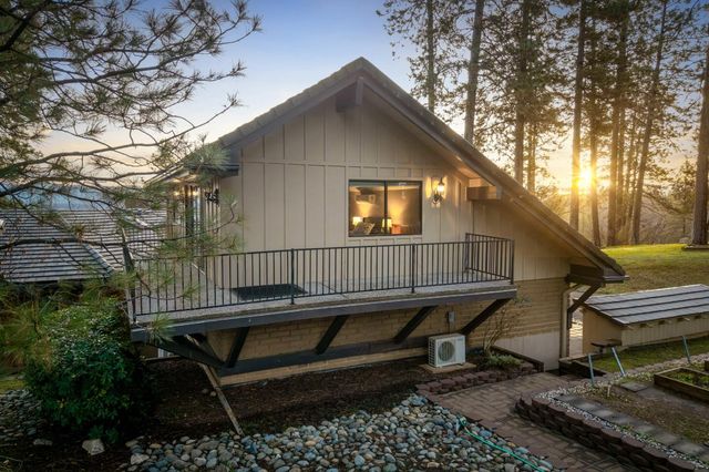 20990 Tiger Tail Rd, Grass Valley, CA 95949