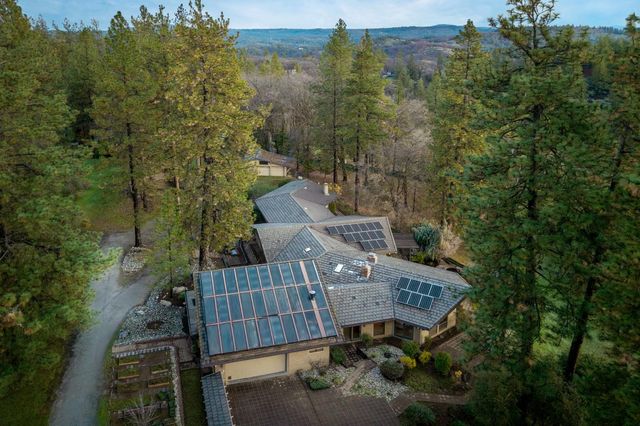 20990 Tiger Tail Rd, Grass Valley, CA 95949
