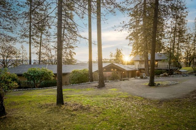 20990 Tiger Tail Rd, Grass Valley, CA 95949