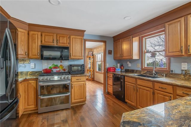 203 Chestnut Hill Drive, Salina, NY 13088