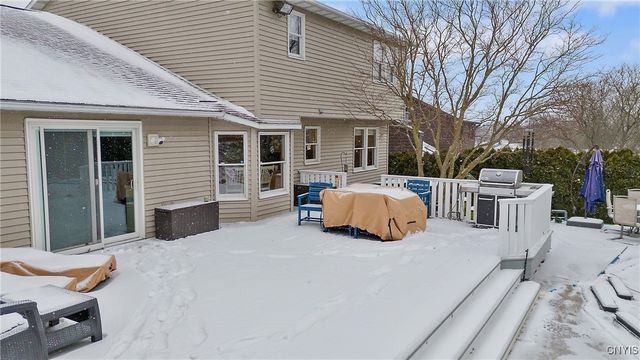 203 Chestnut Hill Drive, Salina, NY 13088