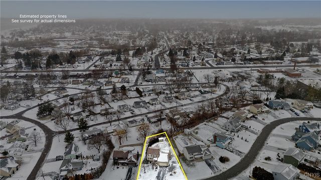 203 Chestnut Hill Drive, Salina, NY 13088