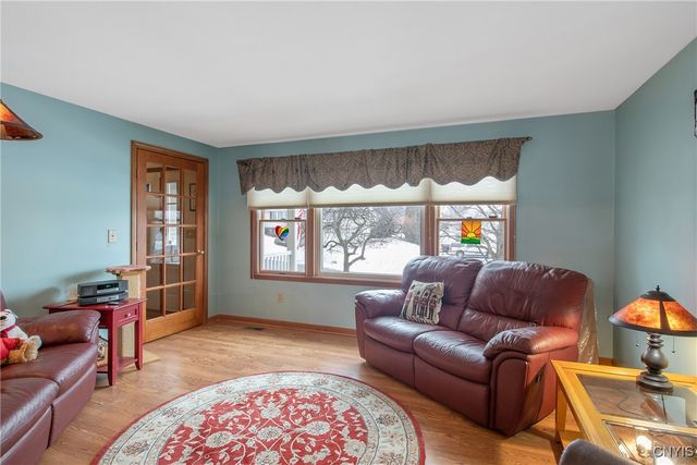 203 Chestnut Hill Drive, Salina, NY 13088