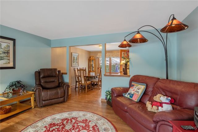 203 Chestnut Hill Drive, Salina, NY 13088