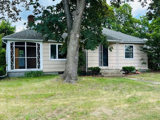 32 White St, Ludlow, MA 01056