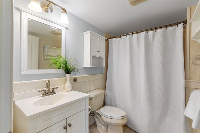 15 Shore Drive, Barrington, RI 02806