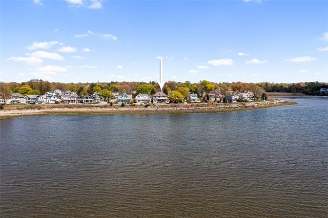15 Shore Drive, Barrington, RI 02806