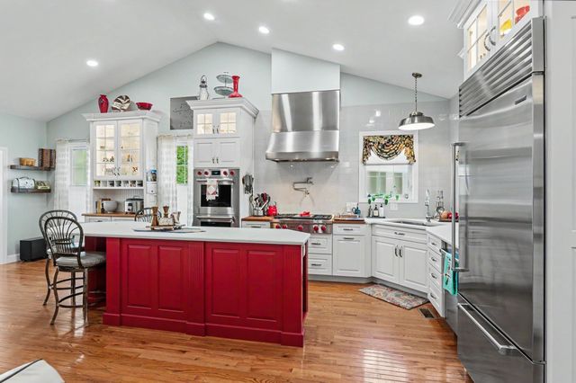 16 Nevins Drive, Londonderry, NH 03053