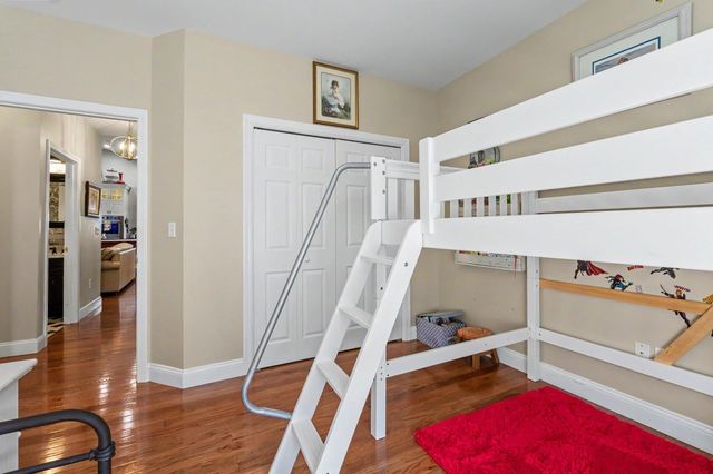 16 Nevins Drive, Londonderry, NH 03053